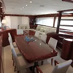 Botel Motor Yacht Dandy