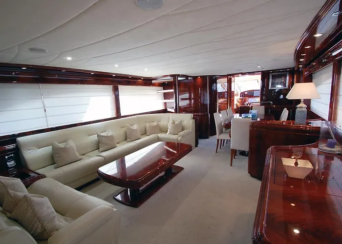 Hotel en barco Motor Yacht Dandy 3*
