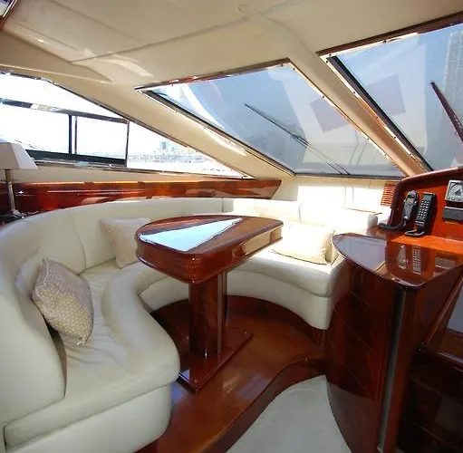 Hotel en barco Motor Yacht Dandy Barcelona