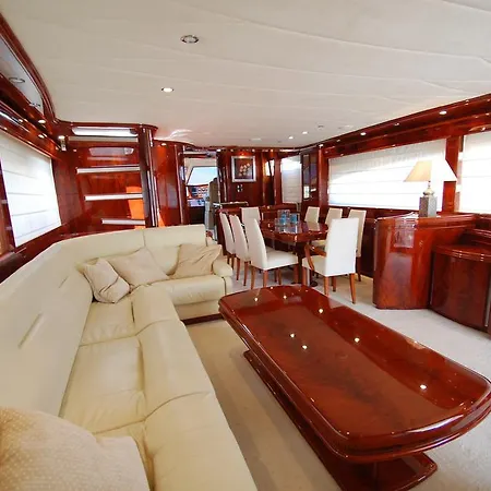 Motor Yacht Dandy Botel