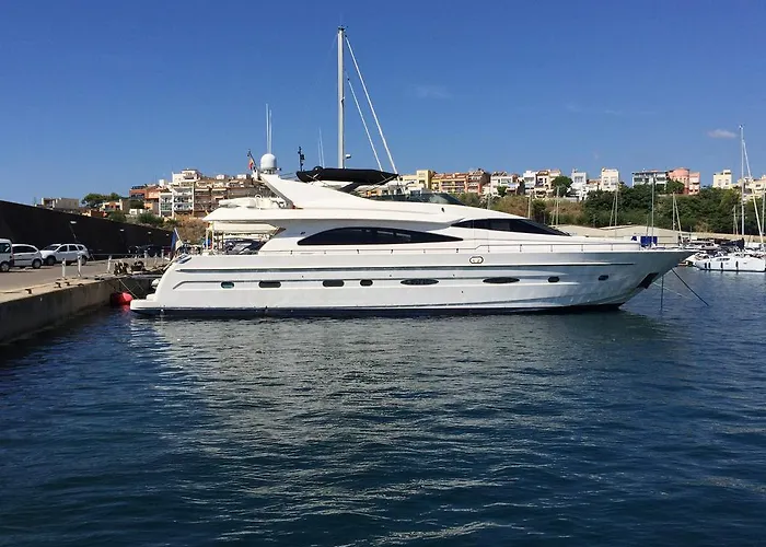 Botel Motor Yacht Dandy