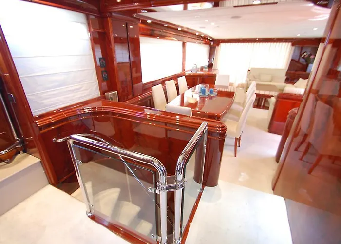 Motor Yacht Dandy 3* Barcelona