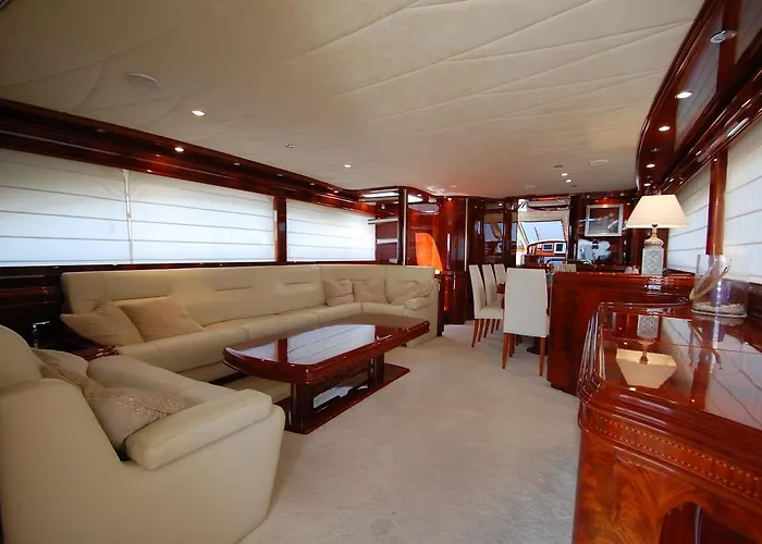 Botel Motor Yacht Dandy 3*