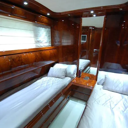 Motor Yacht Dandy 3*