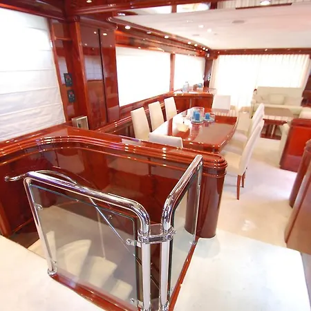 Motor Yacht Dandy 3* Barcelona